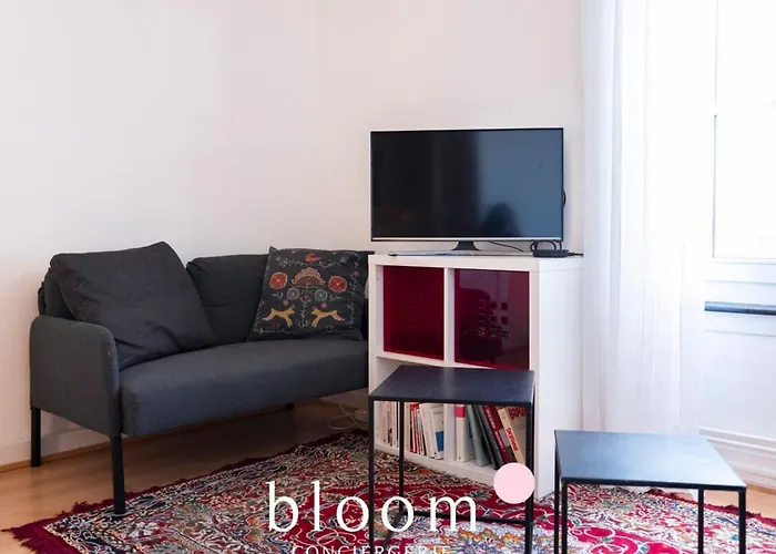 Centre 3 A 2 Pas De La Gare *