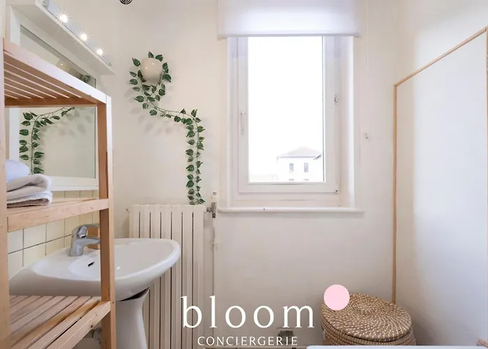 Centre 3 A 2 Pas De La Gare *